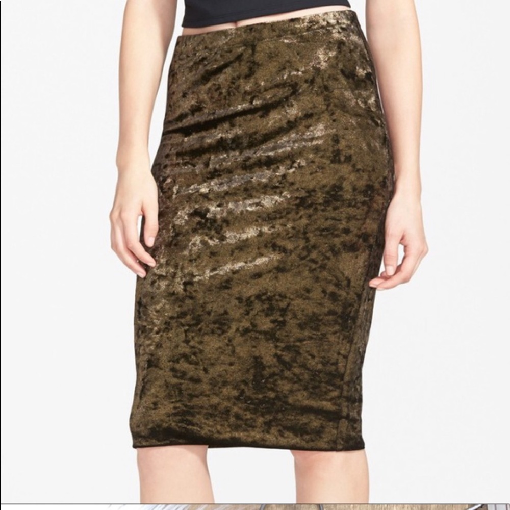 June & Hudson Green velvet skirt